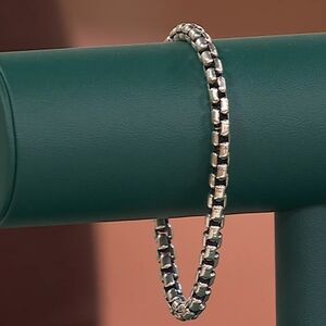 JAI Sterling Silver 5.3mm Round Box Chanin Bracelet, 18.2g